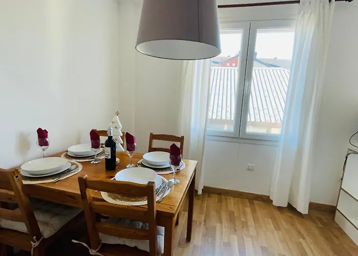 House Moon סיירה נבדה